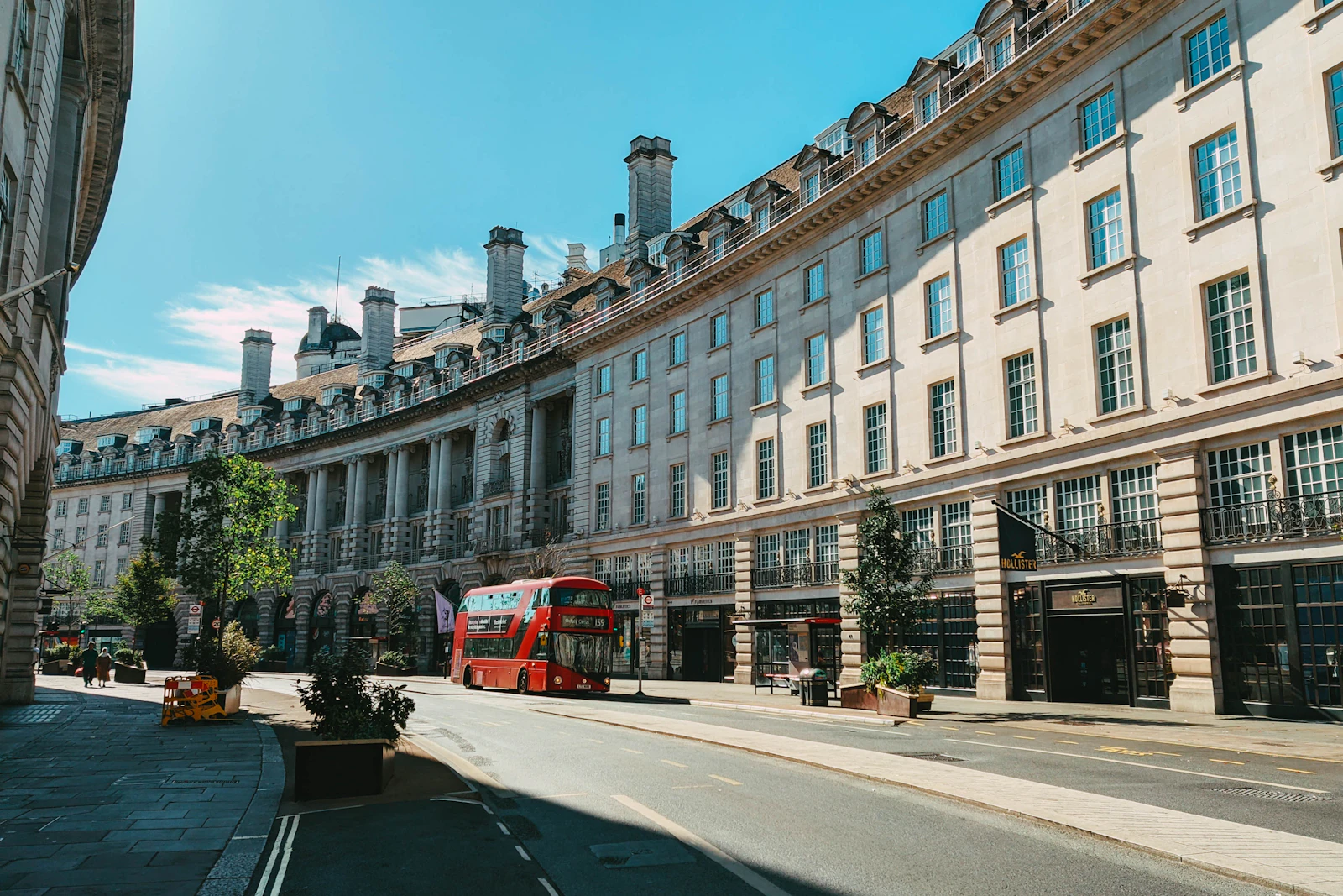 Geschwungene Häuserfront der Regent Street in London